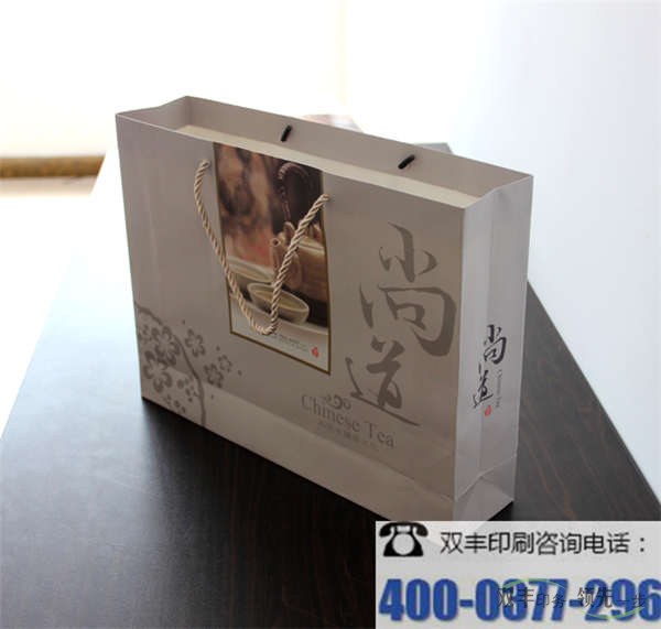 手提袋印刷應如何更好的保證產(chǎn)品質(zhì)量